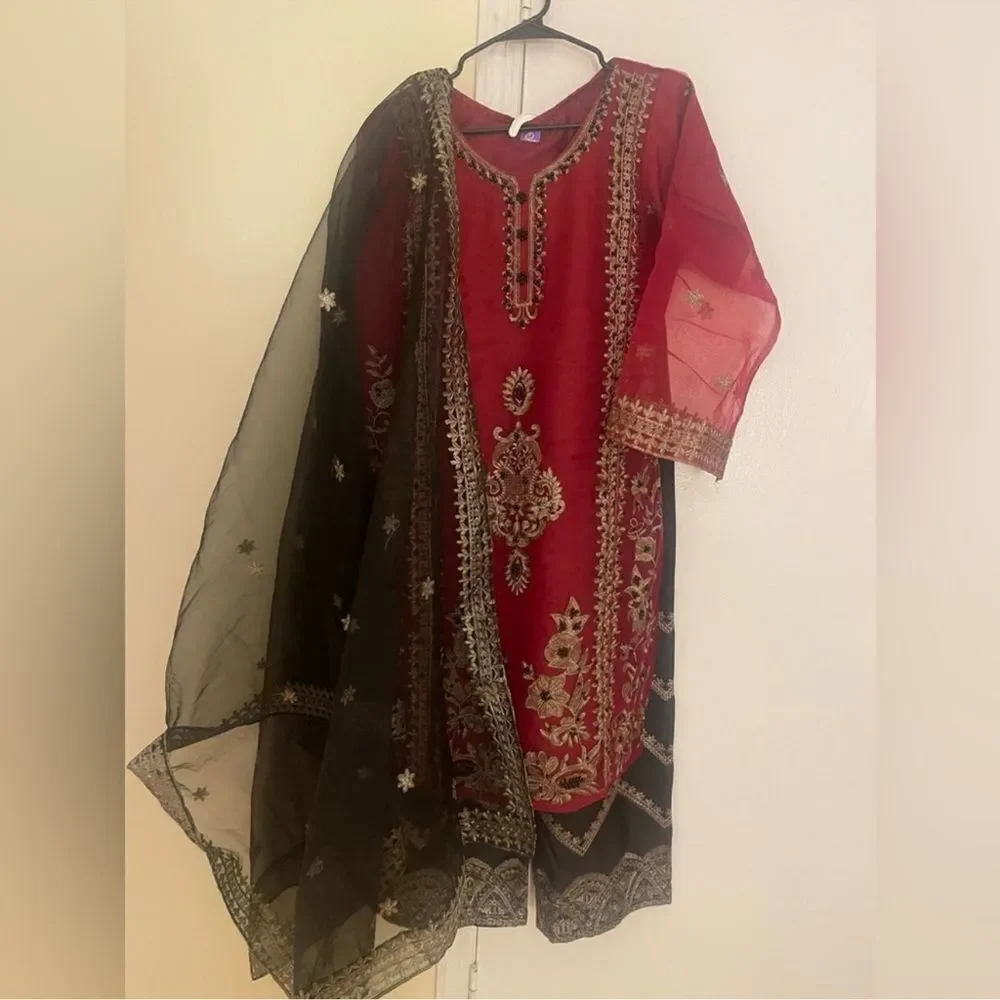 PAKISTANI DESIGNER SEMI FORMAL DRESS INDIAN
3 PIECE